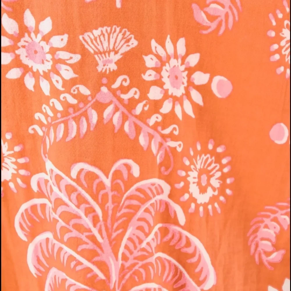 Lilly Pulitzer Beach Lounger Towel. Color: Papaya Breezy Palm
